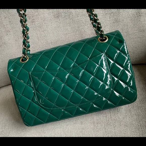 SOLD Chanel medium double flap in green patent leather gold hardware - Picture 6 of 12